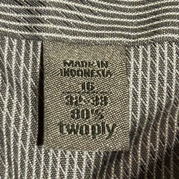 Men’s Calvin Klein Shirt 16 32-33 Pinstriped Long Sleeve Button Down Gray - Picture 5 of 8